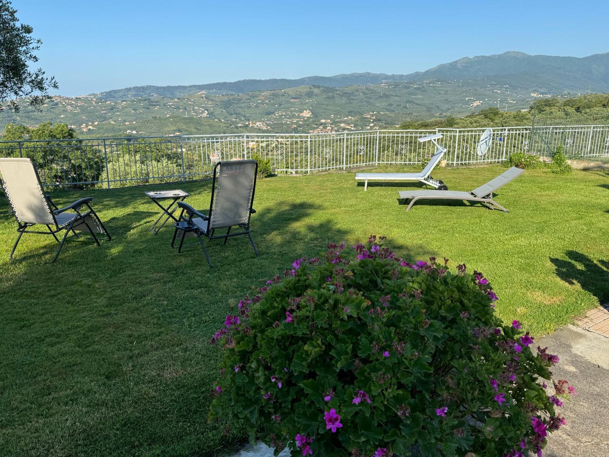 Willa Casa Vista Mare - Superb Garden And Parking Included Imperia Zewnętrze zdjęcie